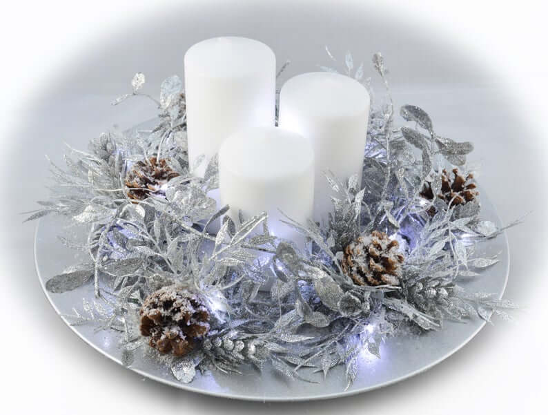 Glowing Wreath Plate and Pillar Candles