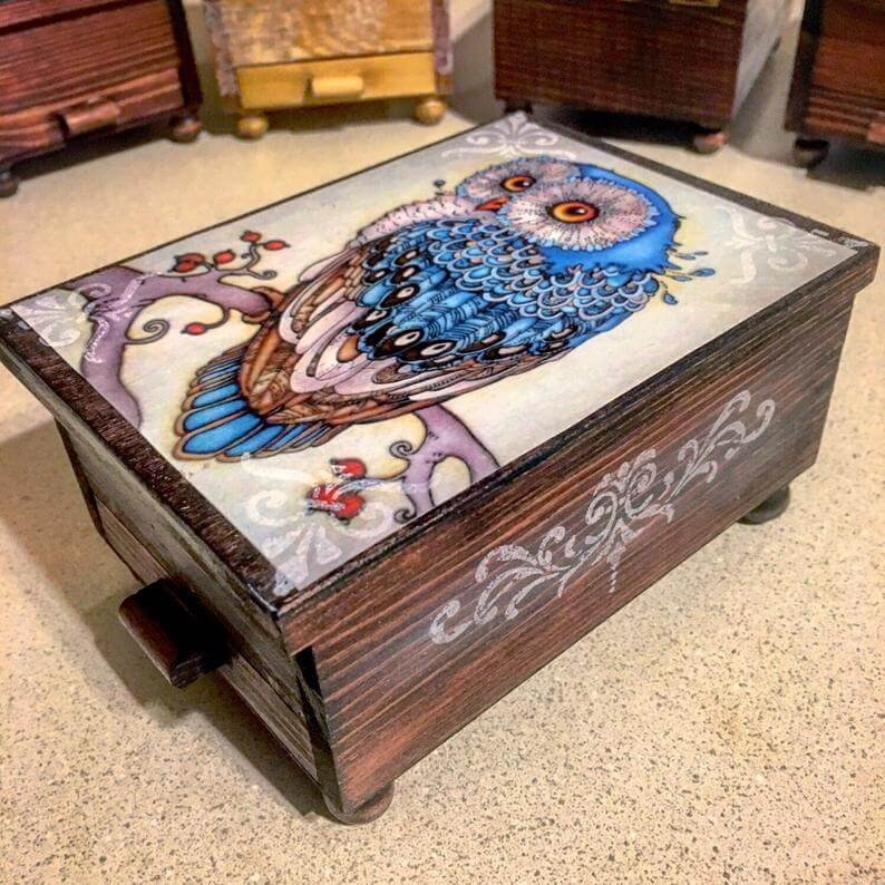 Majestic Owl Jewelry Chest with Mirror and Drawer