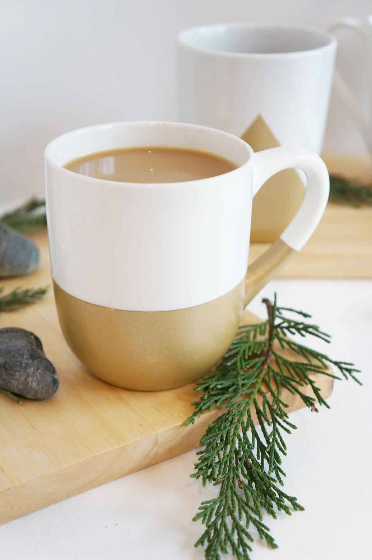 Gold Dipped and Gold Tipped DIY Mug Ideas