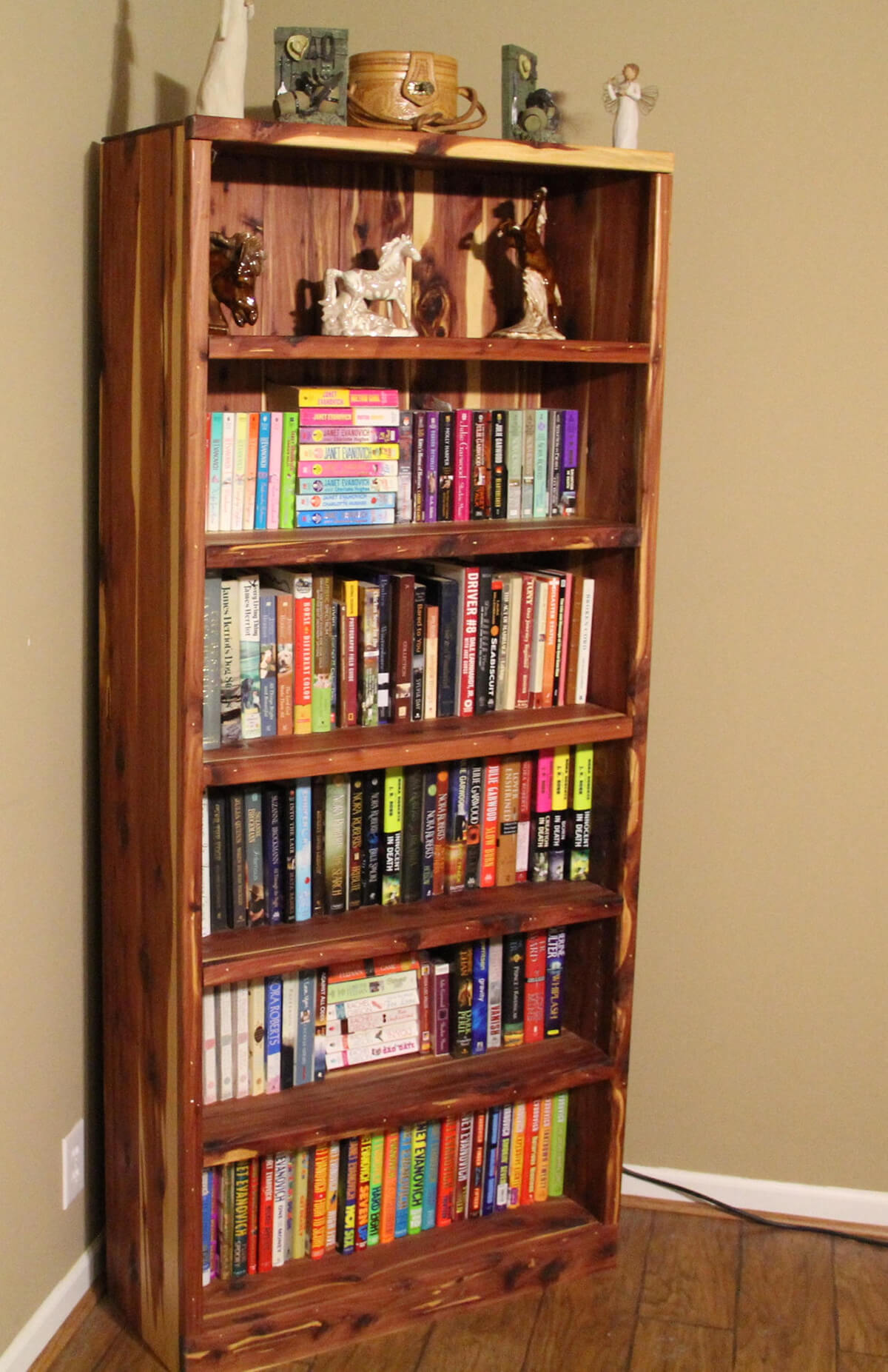 Rustic Cedar Bookshelf Home Library Ideas