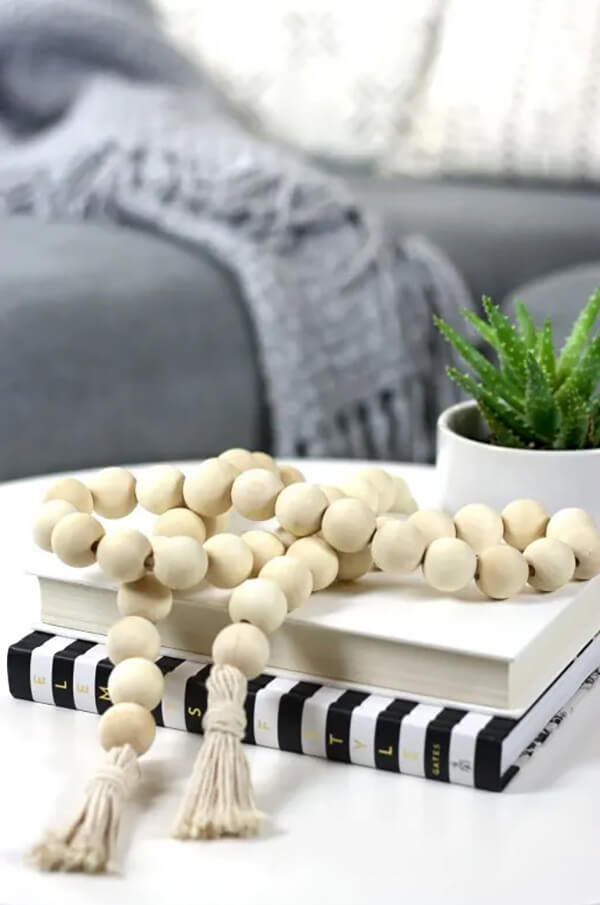 Quaint and Smooth Wooden Spheres Tassel Garland