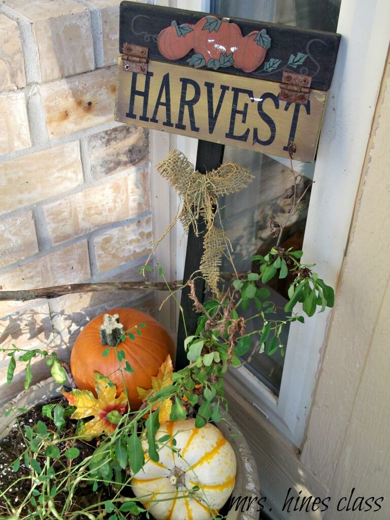 Pumpkin Harvest Sign with Burlap Bow