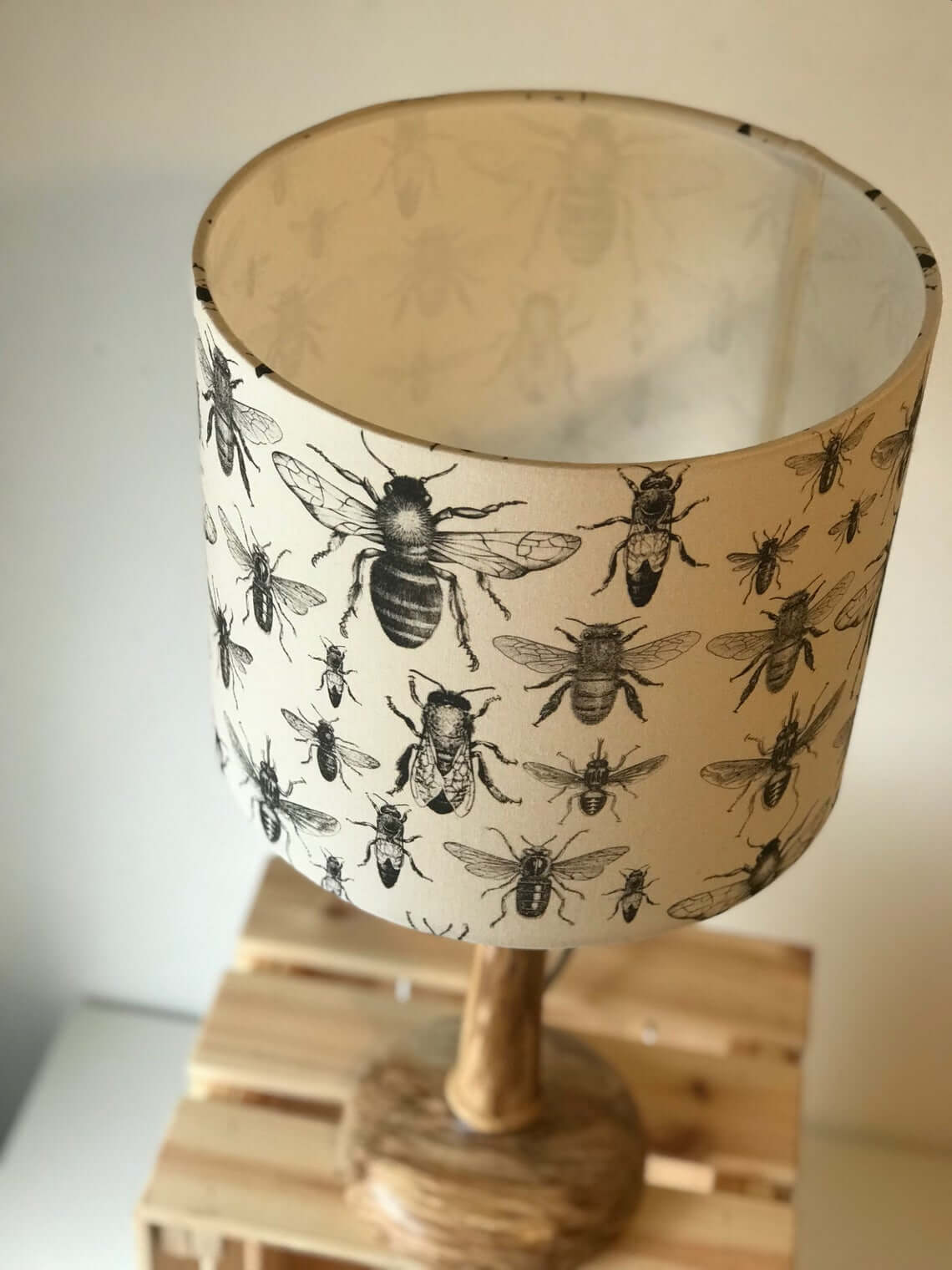 Monochrome Detailed Bee Drum Lamp Shade