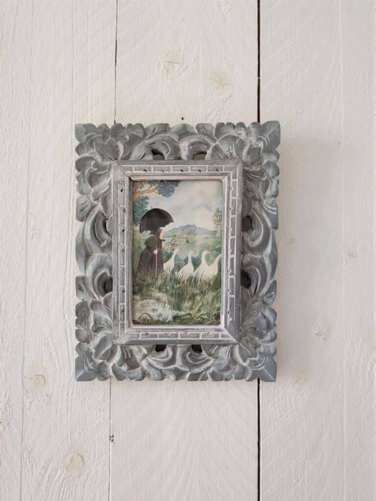 Whitewashed Wooden Picture Frame Renovation