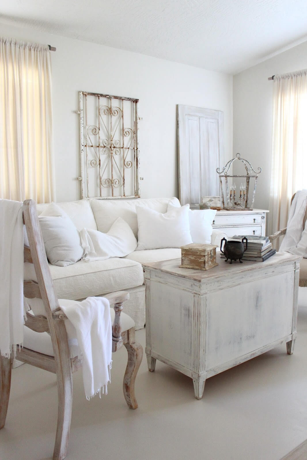 Farmhouse-Inspired Shabby Chic Rustic Décor