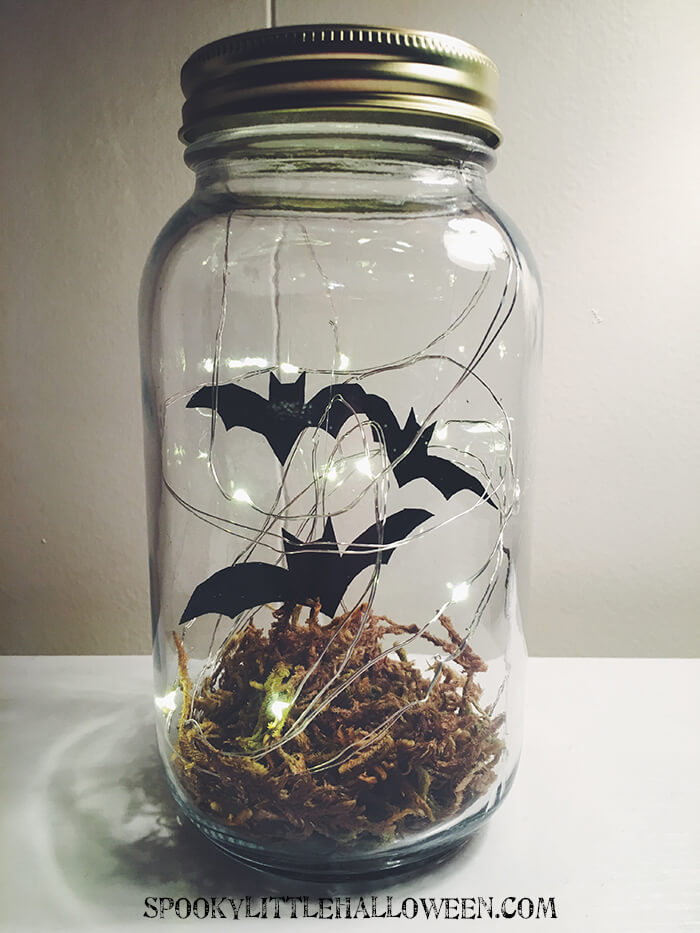 DIY Flying Bat Mason Jar Halloween Scene