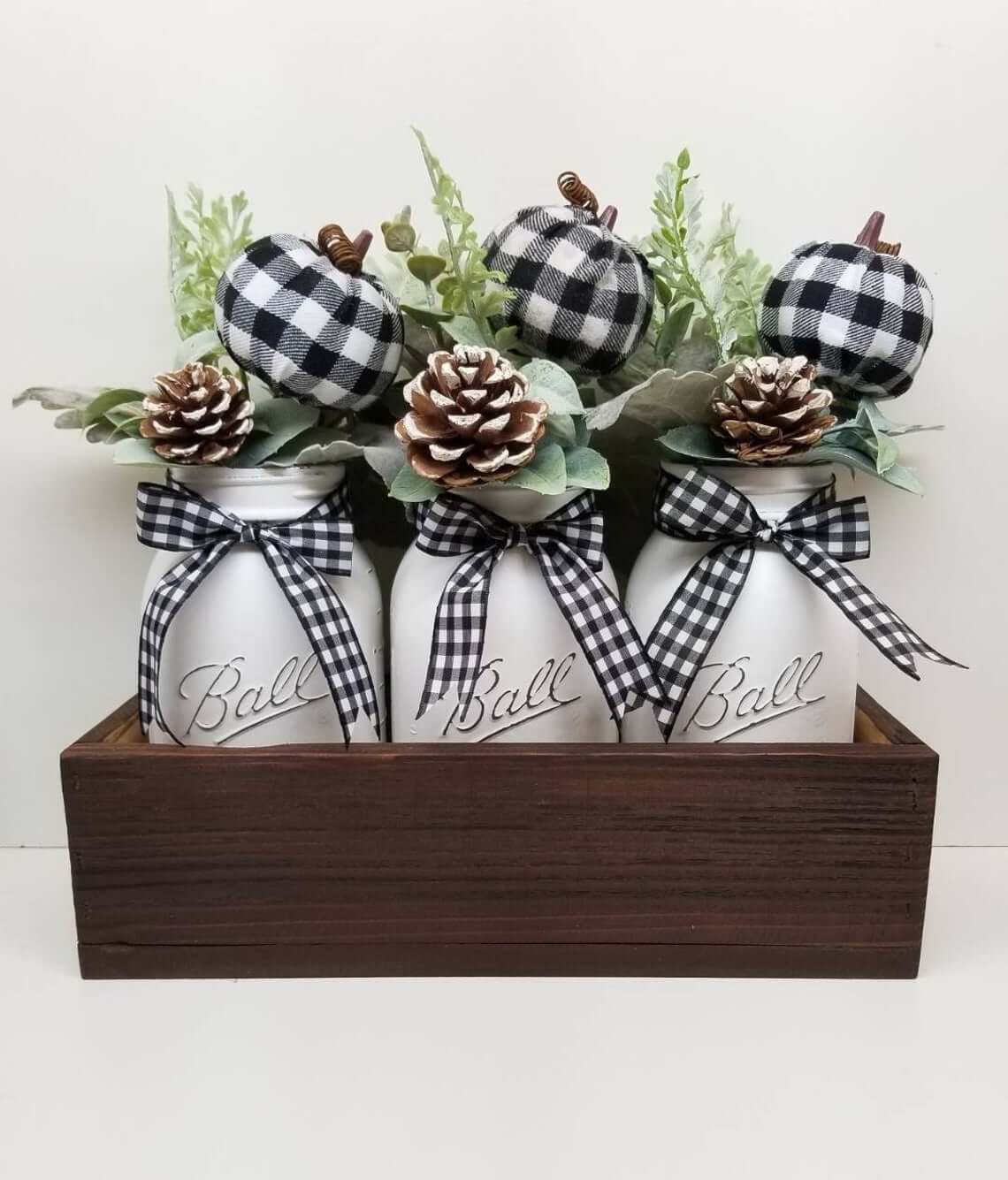 Eye-catching and Splendid Buffalo Check Centerpiece