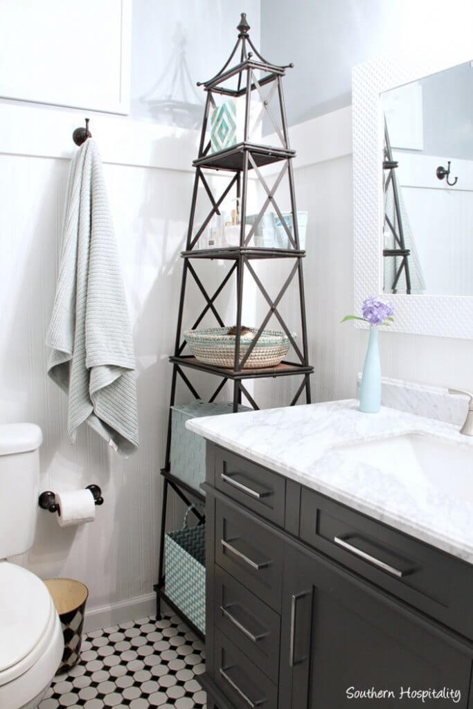 Small Black and White Bathroom