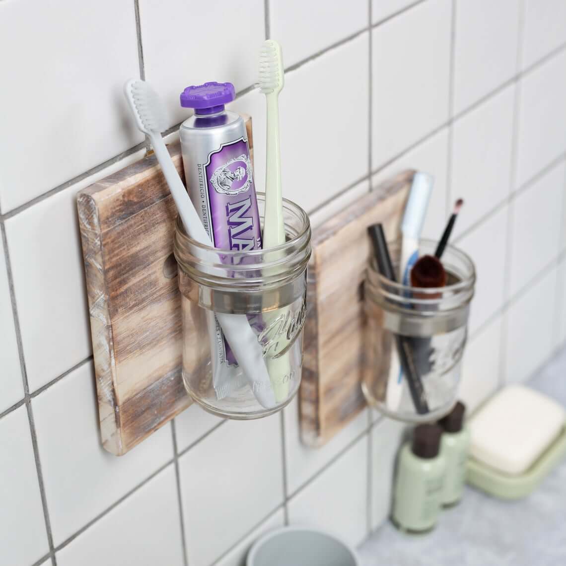 Magnificent Mason Jar Bathroom Storage Solutions