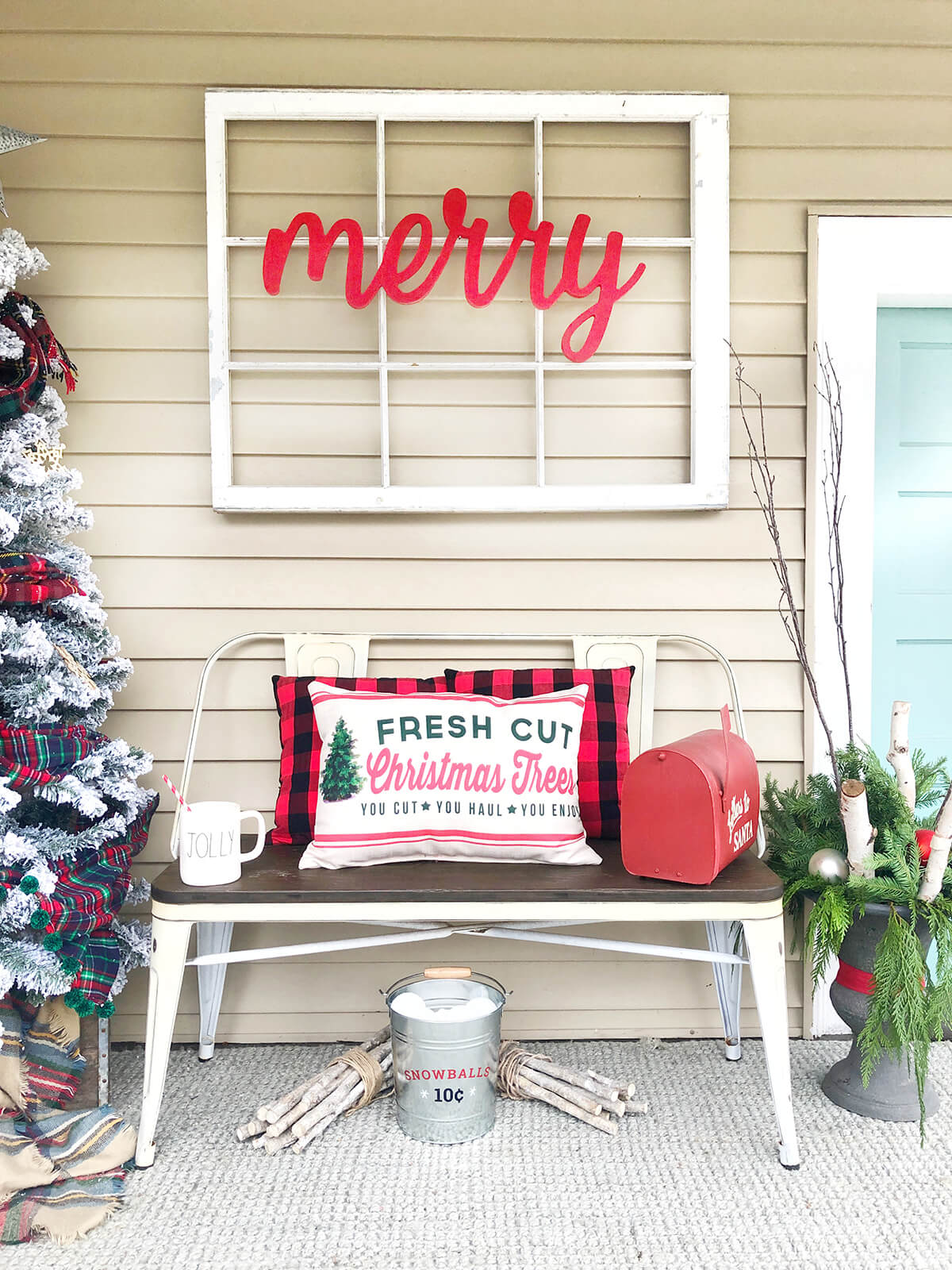 Warm Farmhouse Style Outdoor Christmas Bench