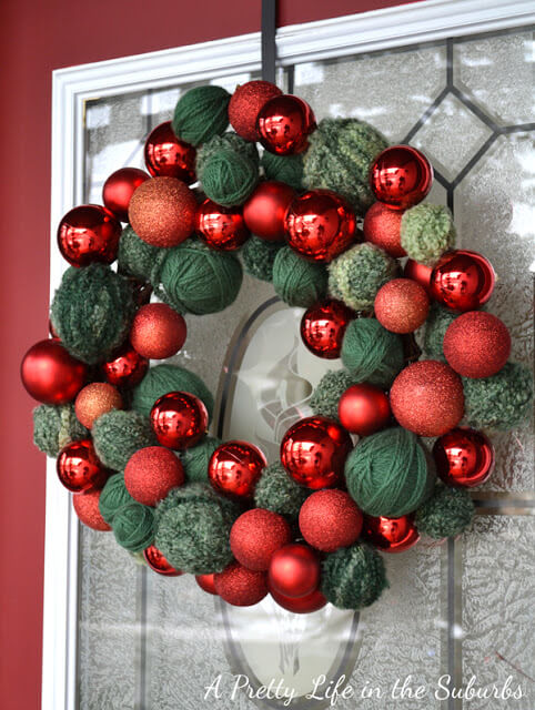 Contemporary Green and Red Decorative Ornaments