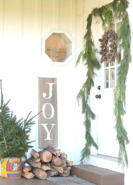 Rustic Joyful Holiday Small Porch Décor