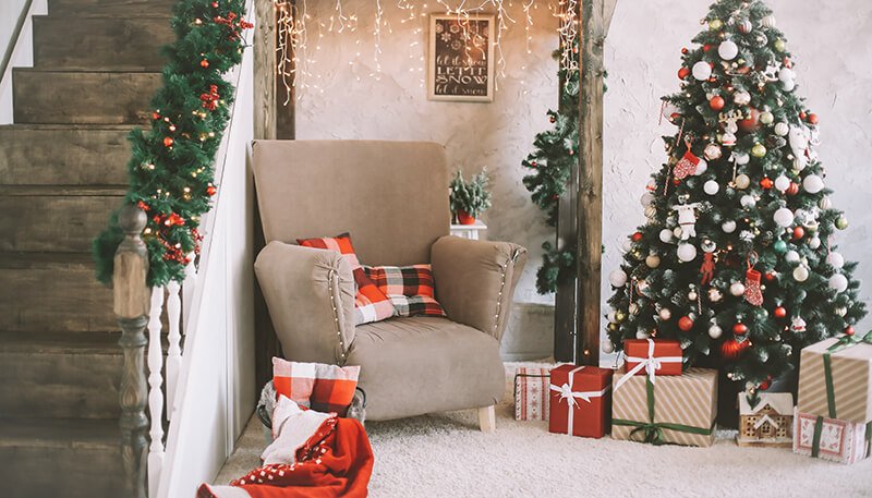 Christmas decor for small living rooms