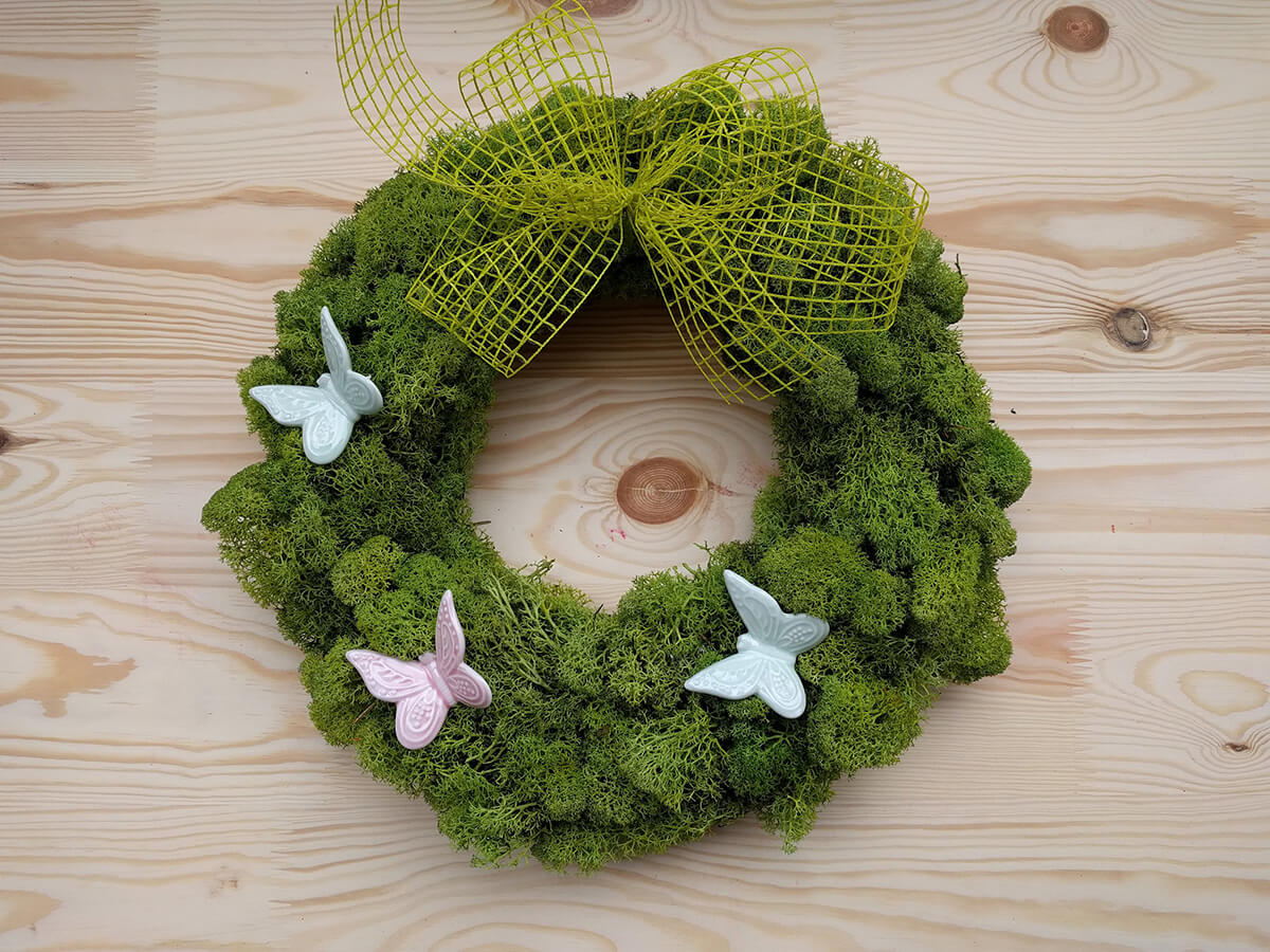 Irish Laddies and Lassies Moss Wreath