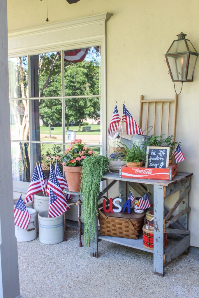 Vintage Porch Décor with a Patriotic Spin