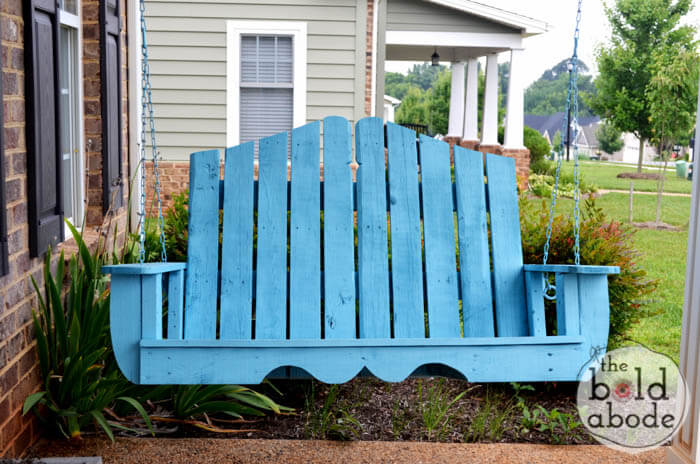 Cute Painted Pallet Porch Swing