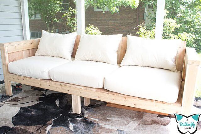 Smooth and Welcoming Pallet Couch