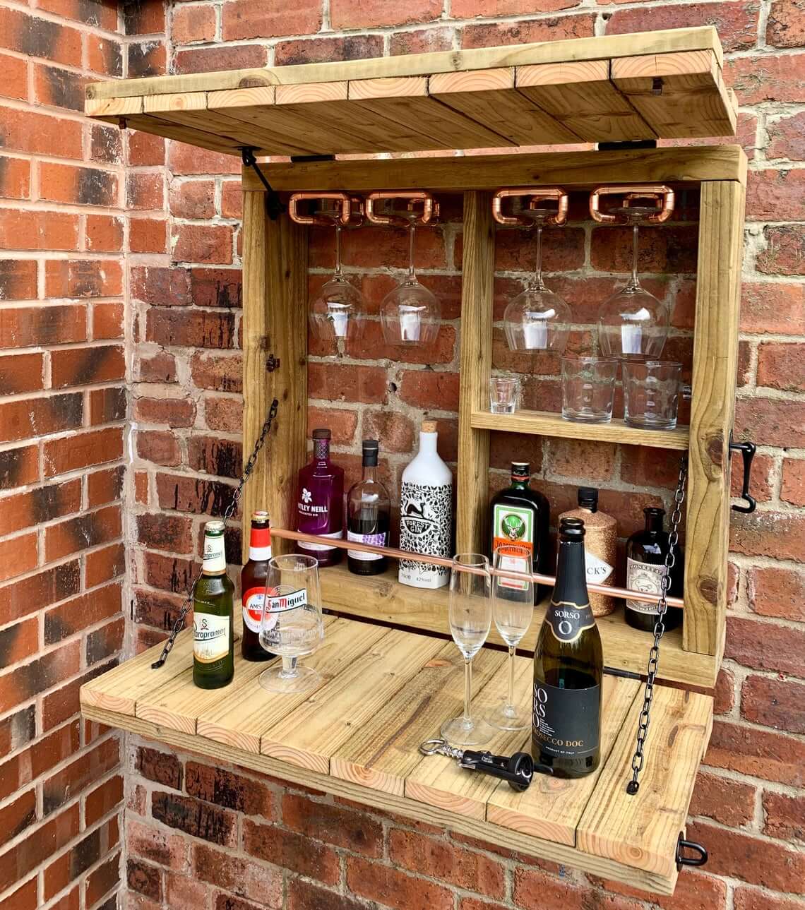 Cool Wooden Garden Wall Bar