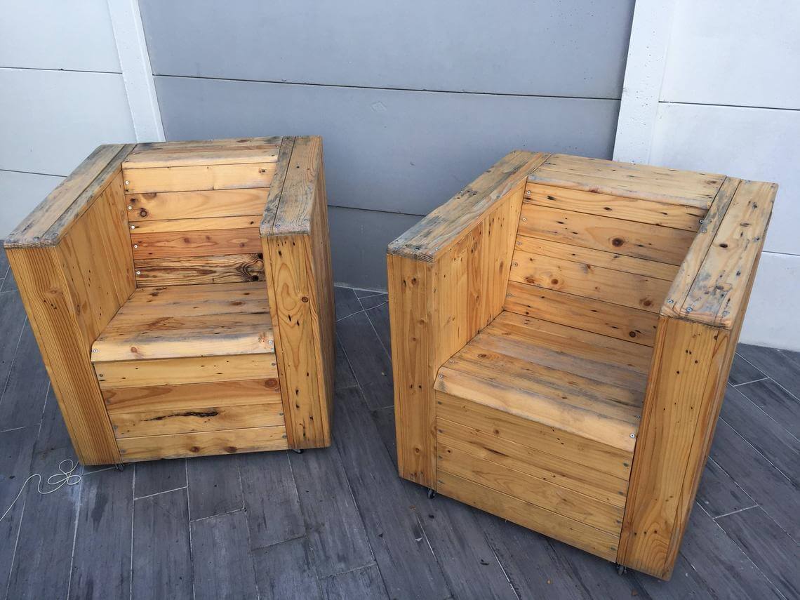 Set of Outdoor Patio Pallet Furniture