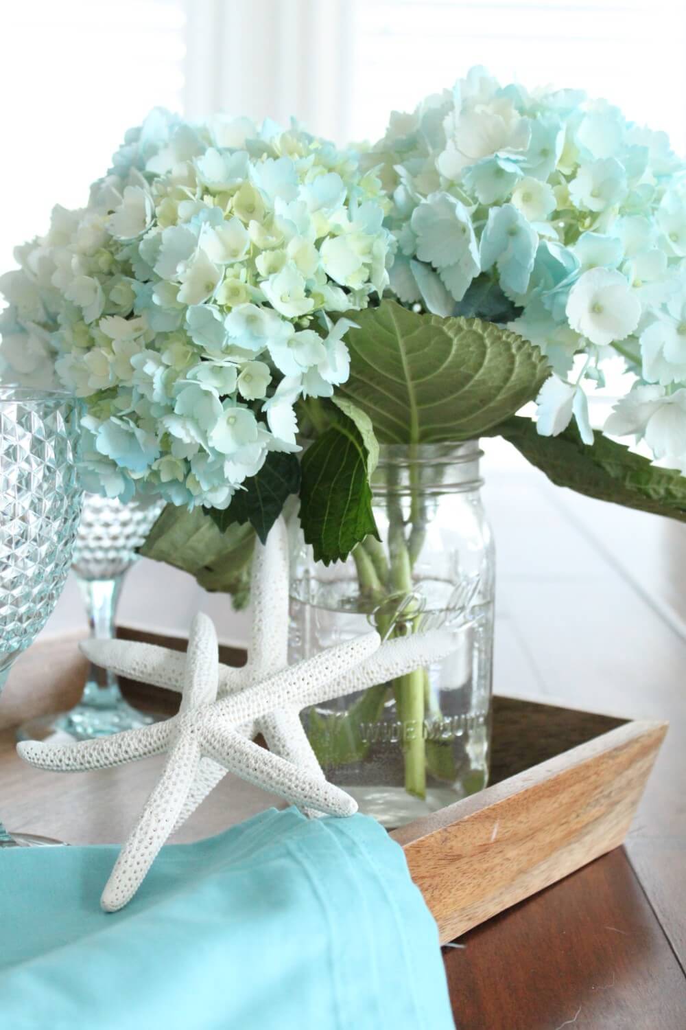 Light Blue Hydrangea Mason Jar and Linen Tray Display