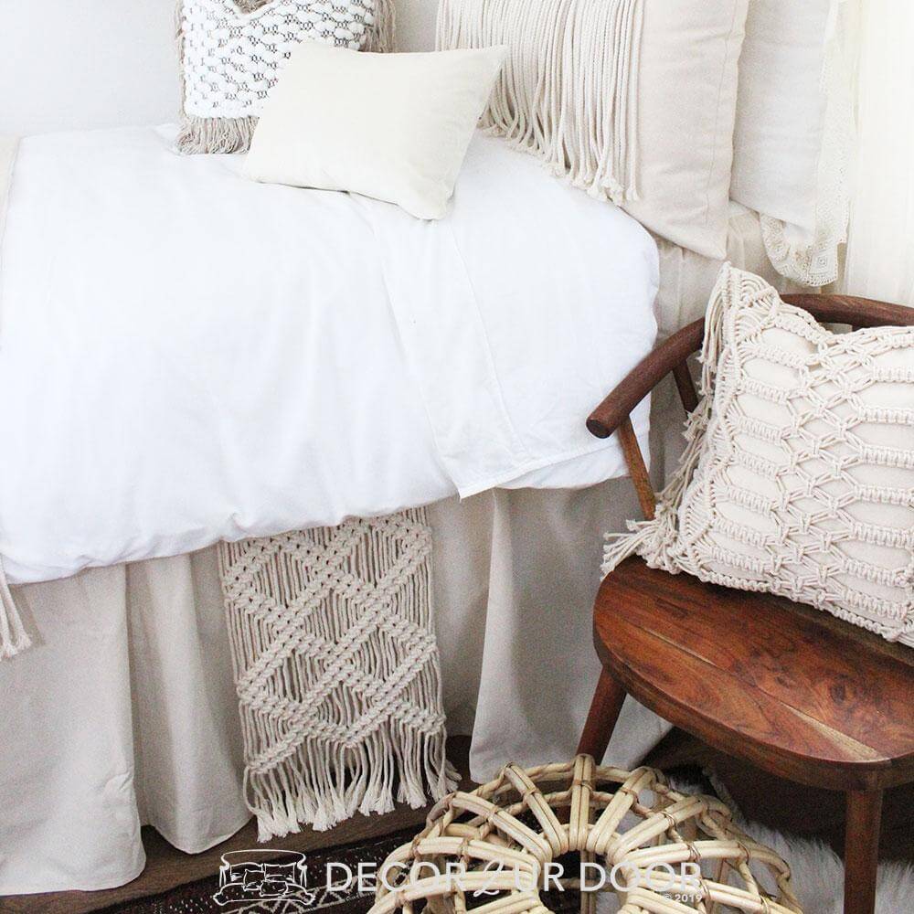 Beautiful Bohemian Bedroom Accessories of Macrame