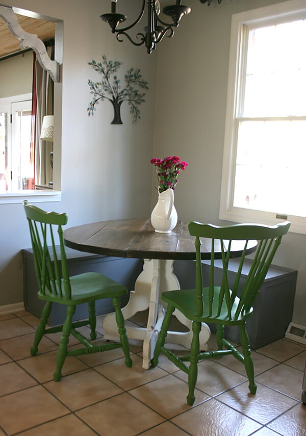 Lovely Round Country Style Farmhouse Table, White Farmhouse Table