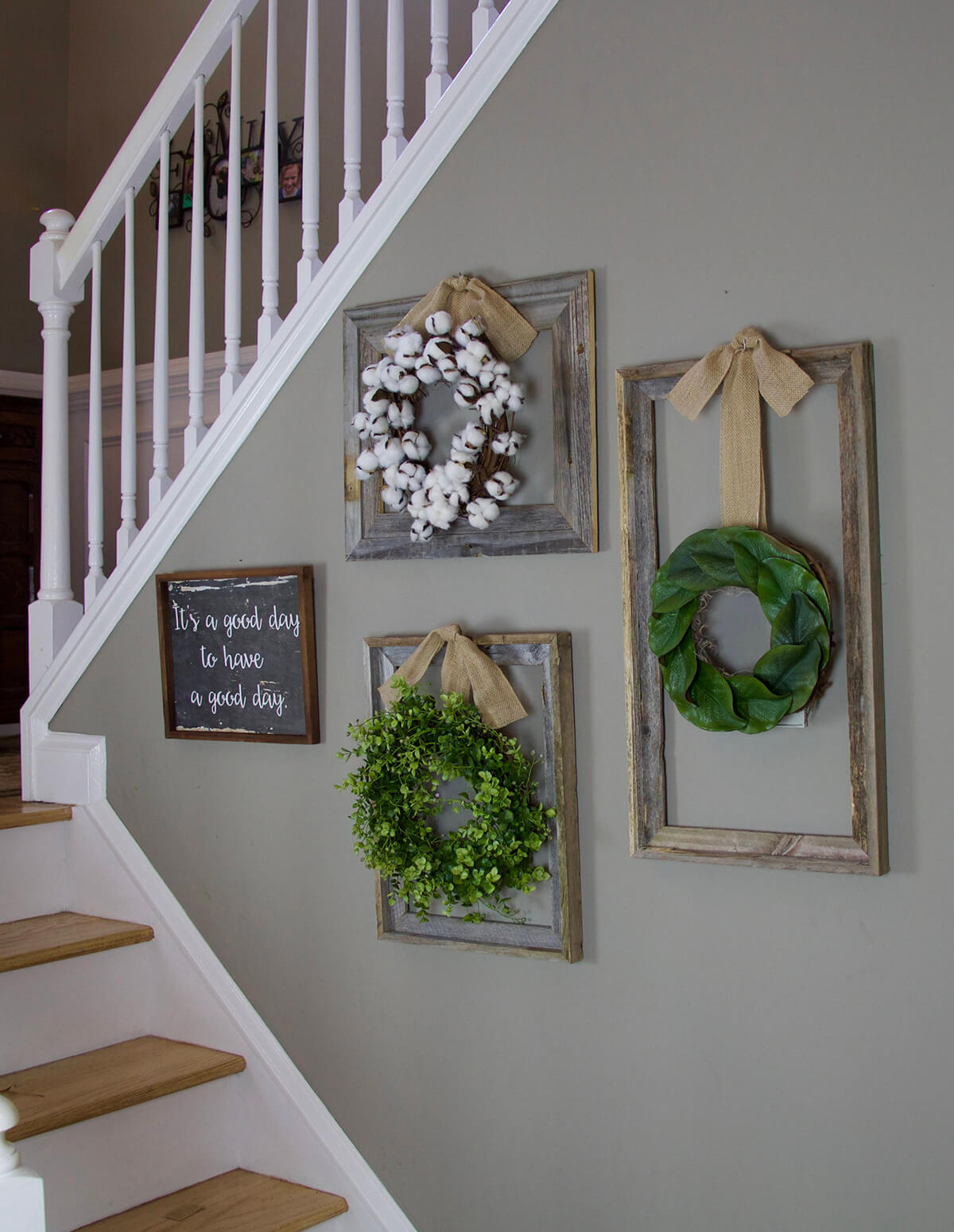 Subtle Frames for Beautiful Wreaths