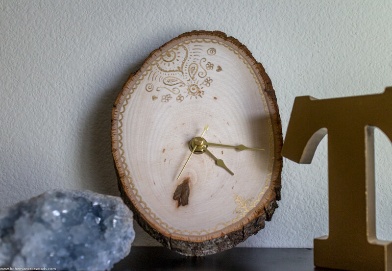 Add a Crafty DIY Element of a Wooden Clock to Your Home