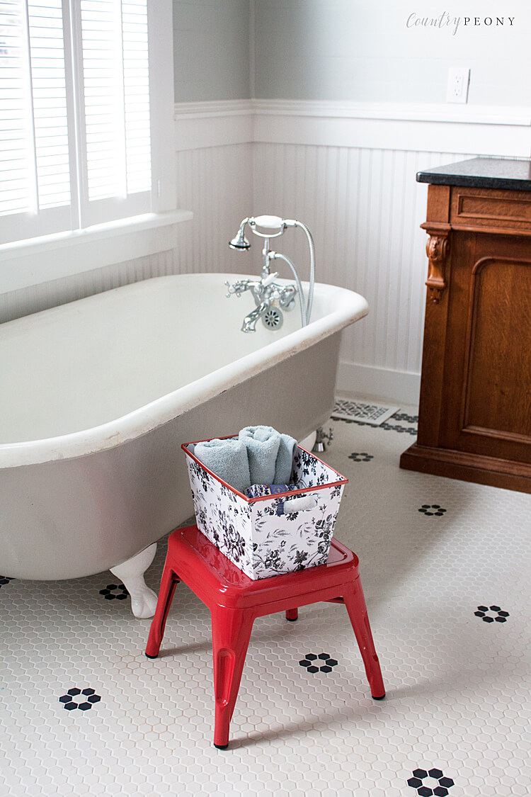 Bathtub-Side Towel Roll Basket