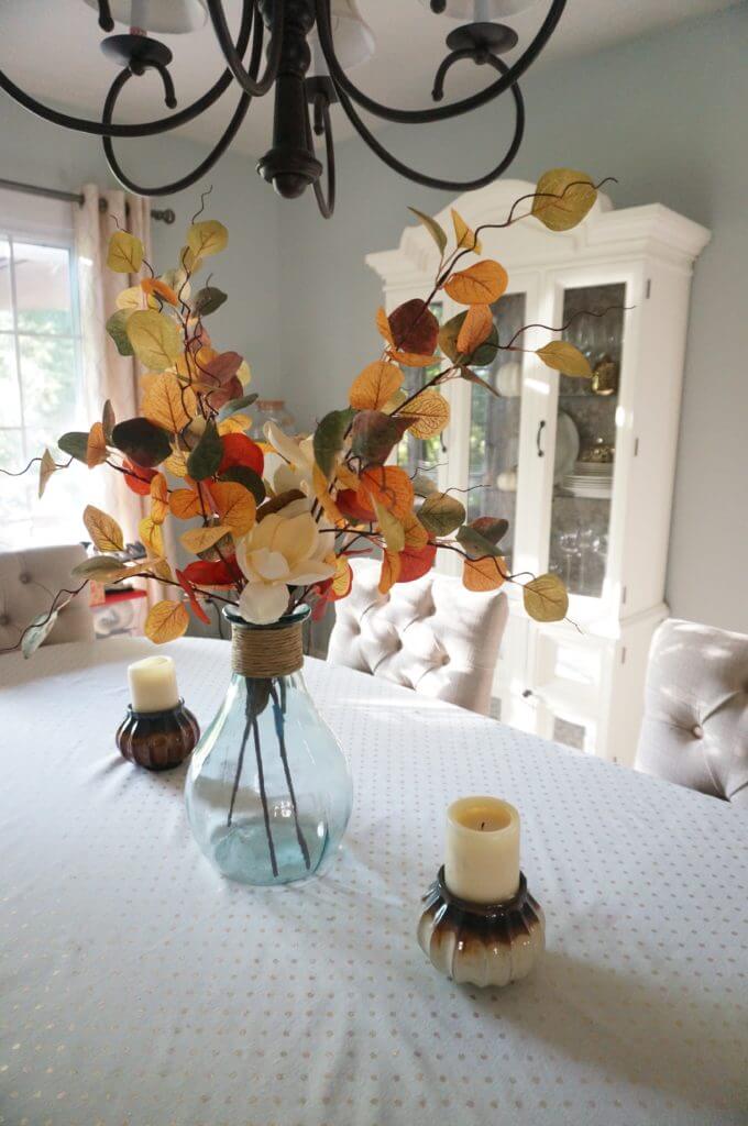 Autumn Toned Free Flowing Table Centerpiece