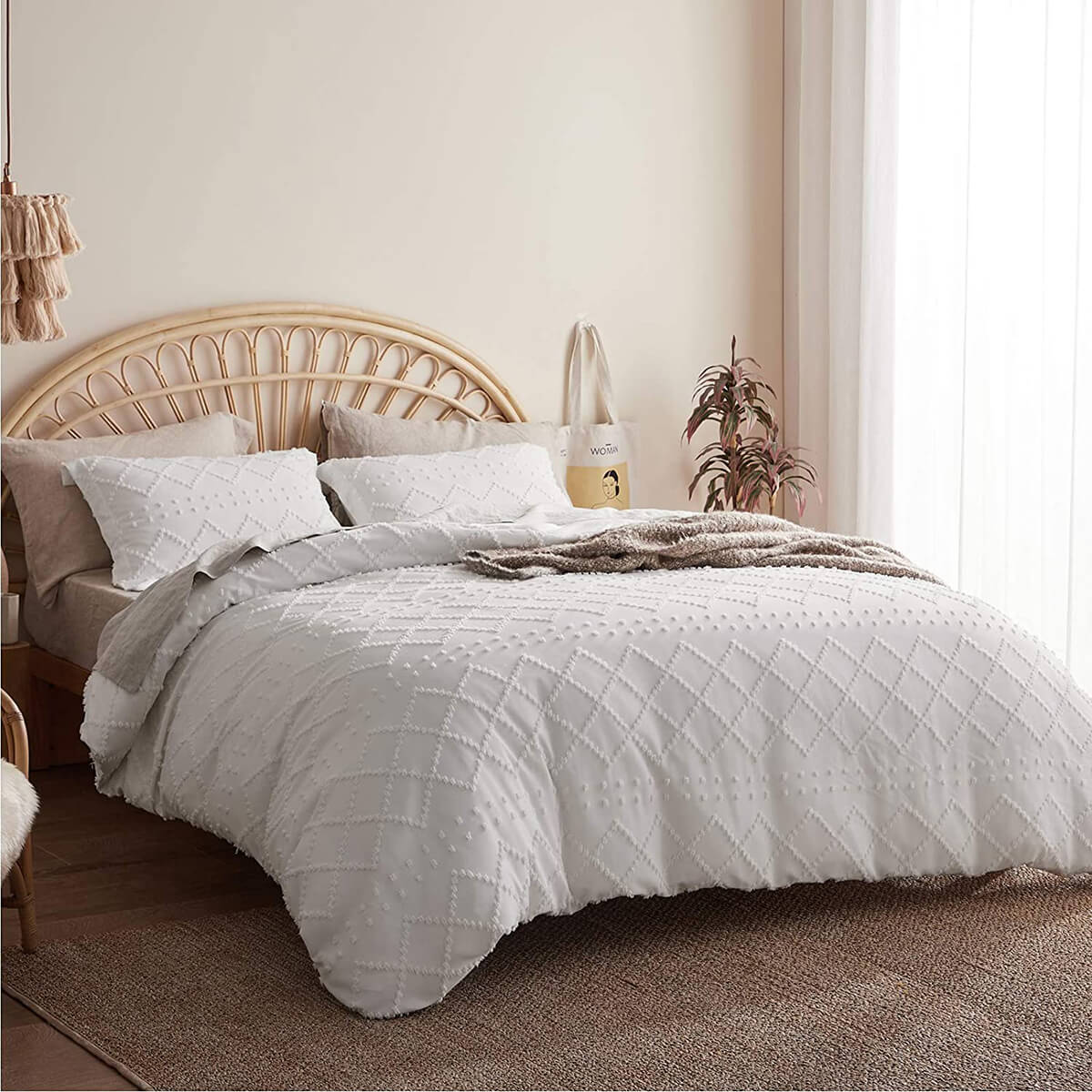 Delicate and Detailed Tufted Duvet