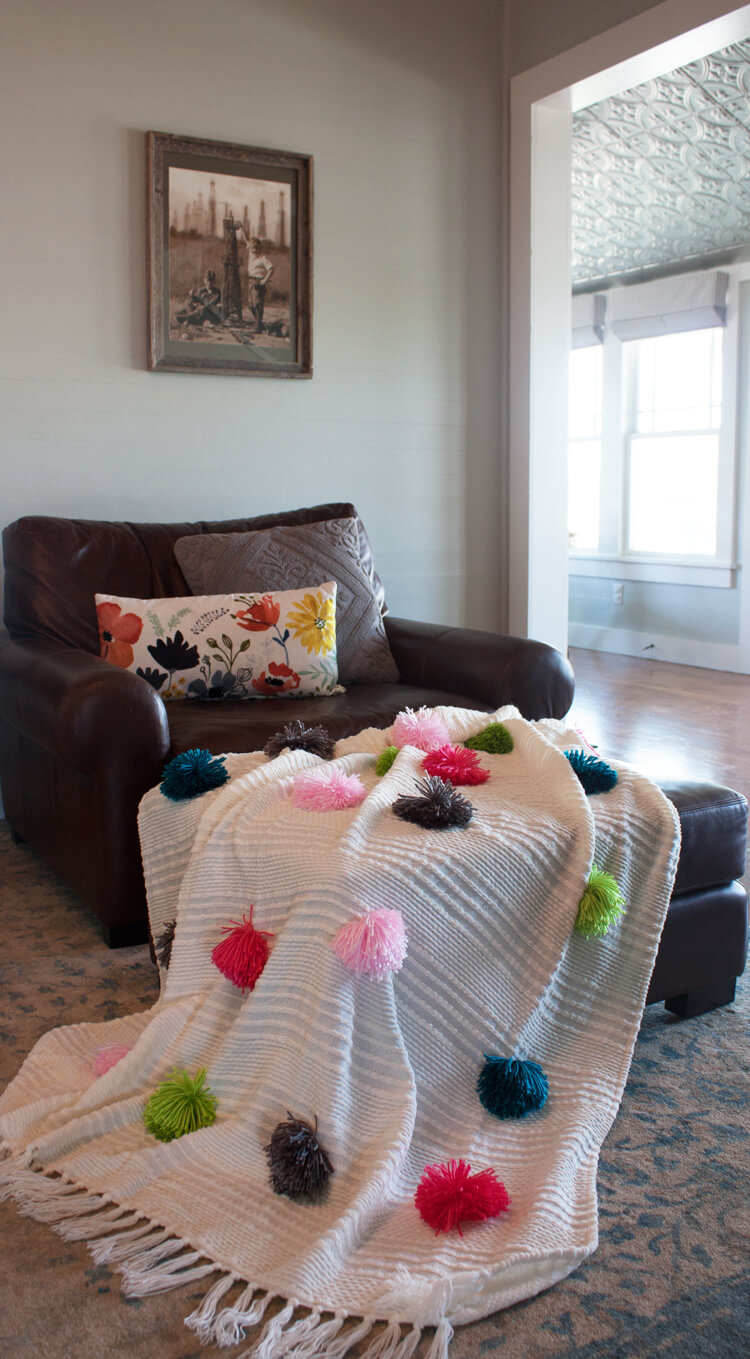 Colorful Pom Pom Throw Blanket