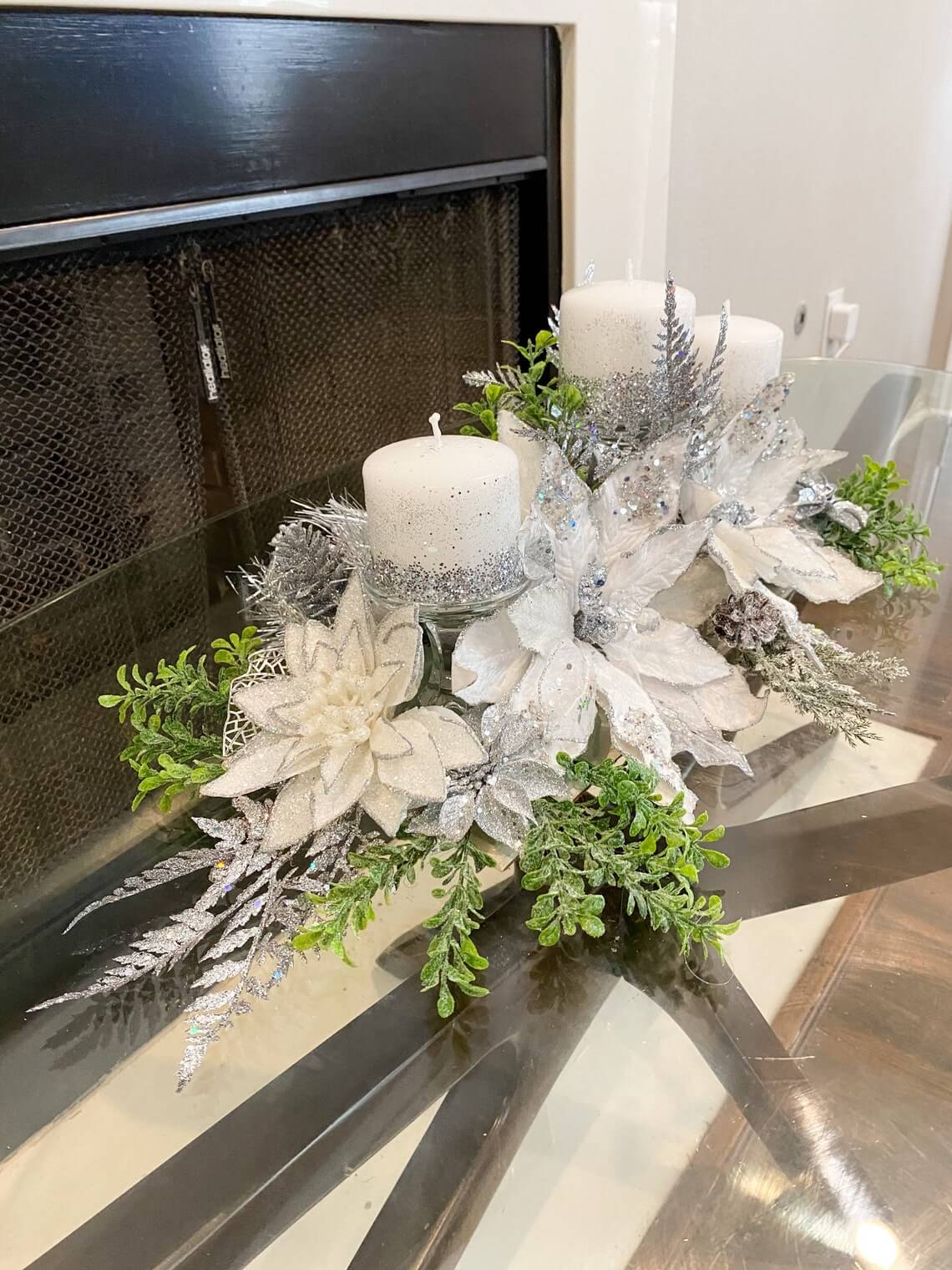 Remarkable White Christmas Centerpiece Design