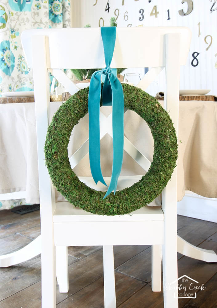 Minimalistic DIY Moss Wreath for Spring