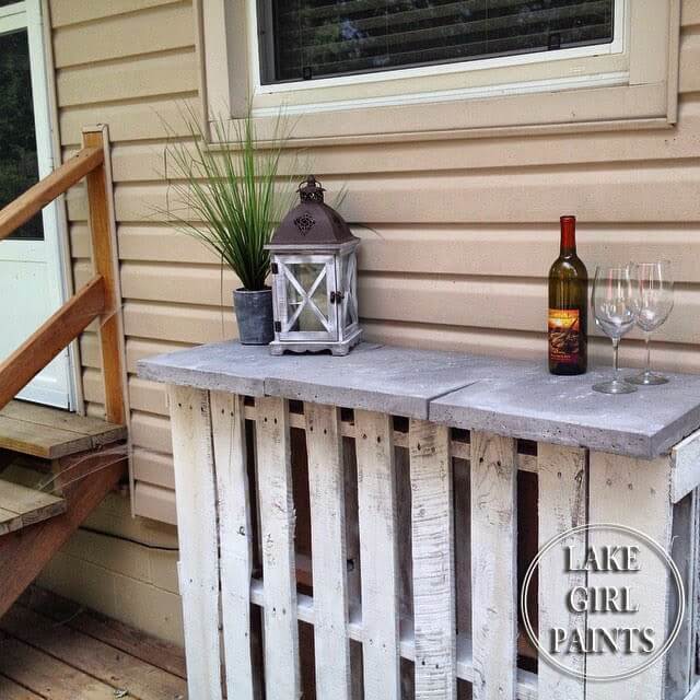 DIY Pallet and Paver Bar