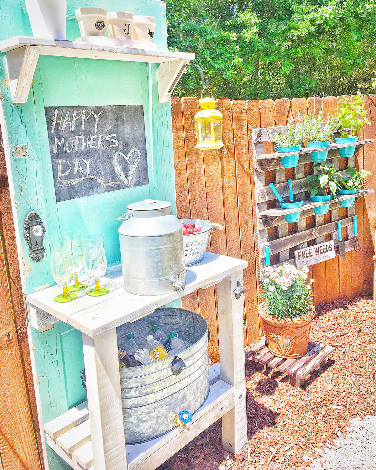 Best DIY Pallet and Door Bar