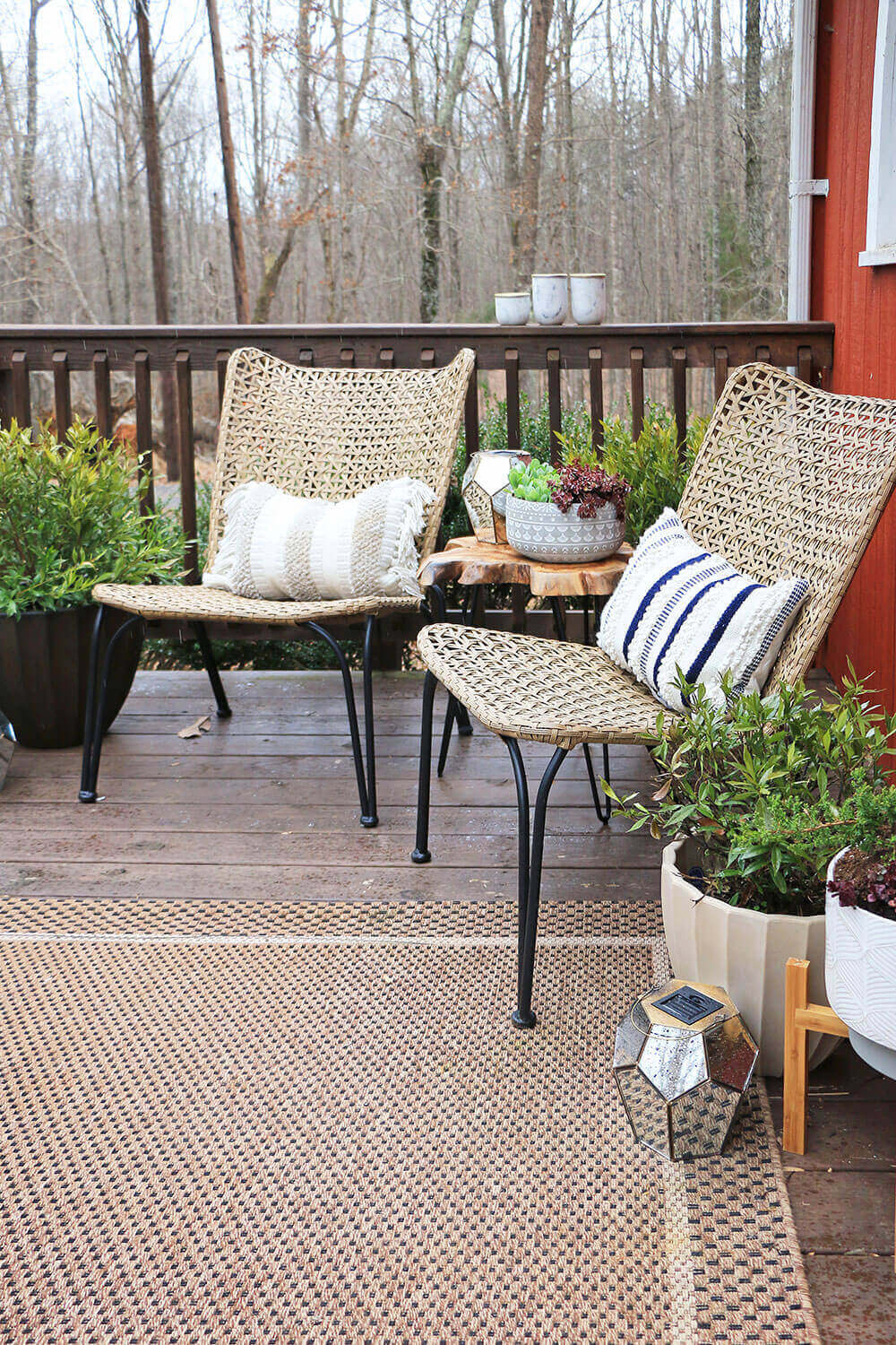 Small Space Shabby Chic Ground Level Deck