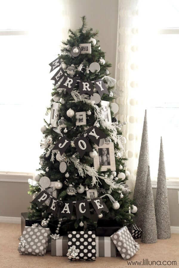 Stunning Black and White Christmas Tree