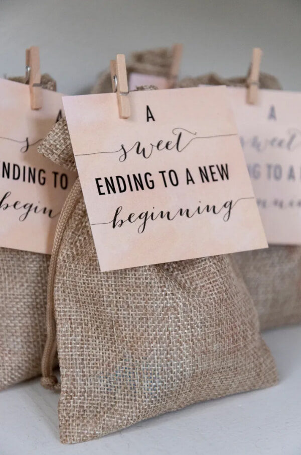 Dressing Up Burlap Bags for Your Wedding