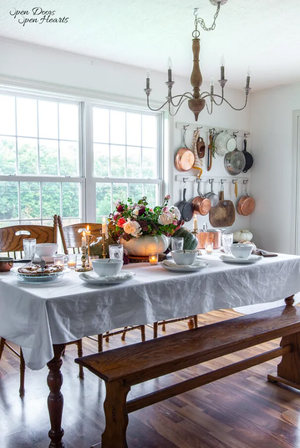 Lighter Thanksgiving Dining Room Decor Ideas